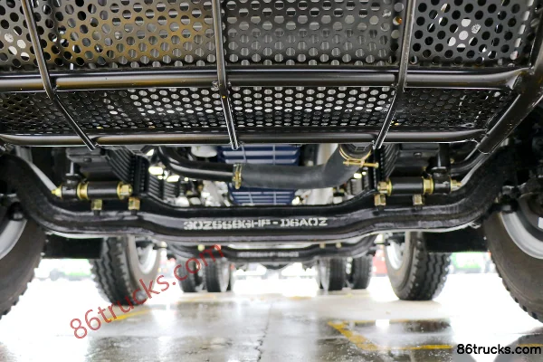 Dongfeng T5 300 hp 8X4(12 wheels) 5.6m Dump Truck Chassis (1) | 86Trucks