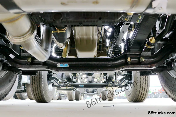 Dongfeng T5 270hp 8X2(10 wheels) 19.9m³ Corrosive Liquid Tanker Truck (Xiyu Brand) Chassis (1) | 86Trucks