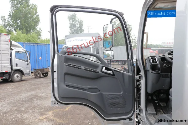 SHACMAN Light Truck Delong K3000 160 hp 4X2(6 wheels) 4.18m Single-Row Van Light Truck Cab (1) | 86Trucks