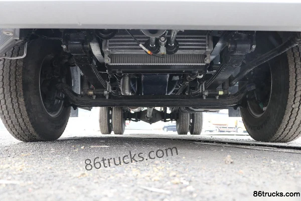 SHACMAN Light Truck Delong K3000 160 hp 4X2(6 wheels) 4.18m Single-Row Van Light Truck Chassis (1) | 86Trucks