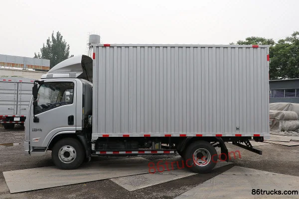 SHACMAN Light Truck Delong K3000 160 hp 4X2(6 wheels) 4.18m Single-Row Van Light Truck Body (1) | 86Trucks