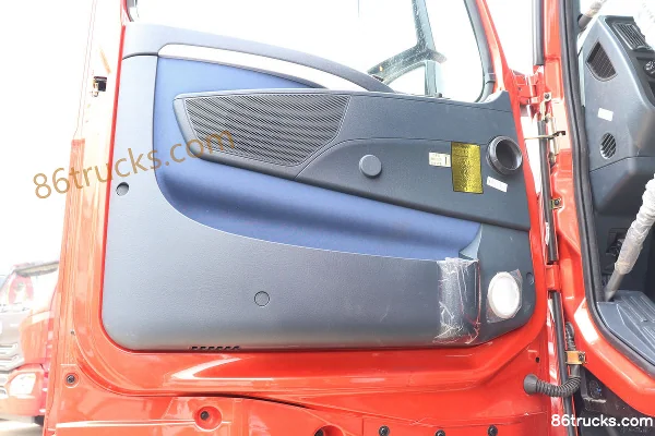 Sinotruk HOWO T7H Heavy Truck 440 hp 6X4(10 wheels) Hazardous Materials Tractor Truck (Sinotruk 16-speed Aluminum Housing) Cab (3) | 86Truck