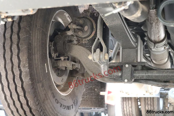 Sinotruk HOWO T7H heavy truck 440 hp 6X4(10 wheels) LNG tractor truck (with hydraulic retarder) (China VI) Chassis (2) | 86Trucks