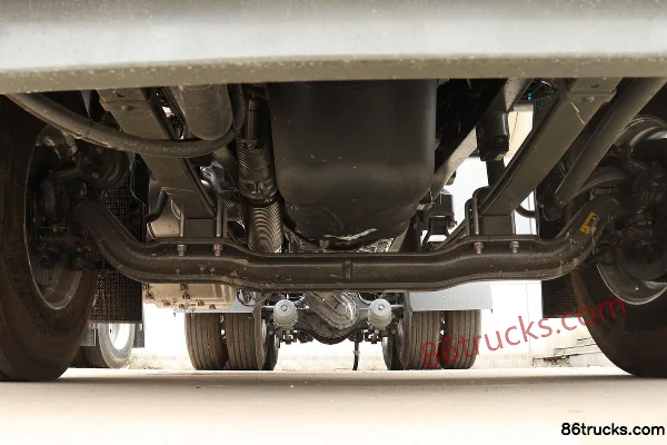 Sinotruk HOWO N7G heavy truck 440 hp 6X4(10 wheels) tractor truck Chassis (1) | 86Trucks