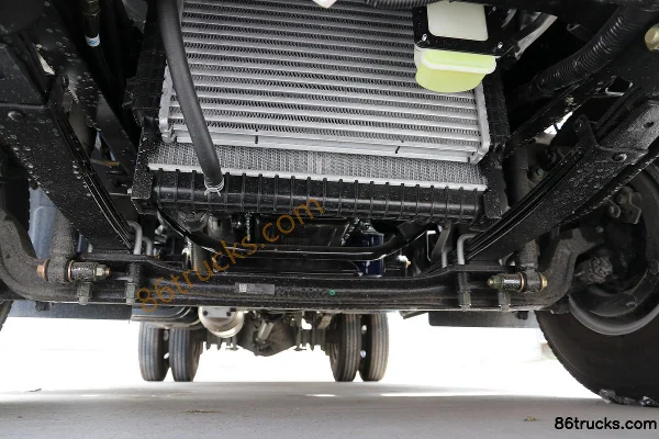 Foton Aoling Xin Jieyun édition jeunesse 130 ch 4X2(6 roues) camion léger plateau 4,17 m monoplace (voie élargie) Châssis (3) | 86Trucks