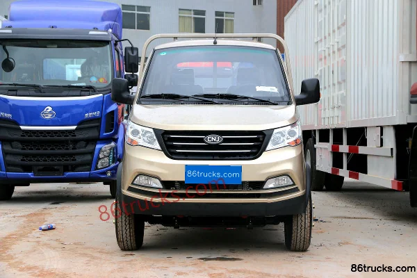 NanJun Ruishuai F2 Series 2.3L 82hp 4X2(6 wheels) 3.81m Single Row Flatbed Light Truck Exterior (2) | 86Trucks