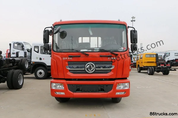 Dongfeng Duolika D9 156 hp 4X2(6 wheels) Cleaning Truck (Chengliwei Brand) Exterior