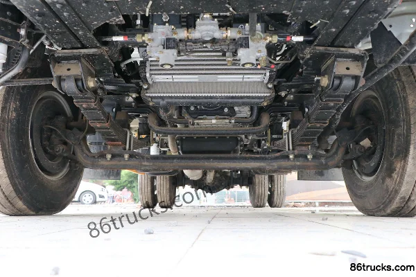 JMC Kaiyun Strong Edition Wide Body Standard 129 hp 4X2(6 wheels) 4.08m Single Row Stake Light Truck (China VI) Chassis (1) | 86Trucks