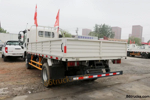 JMC Kaiyun Strong Edition Wide Body Standard 129 hp 4X2(6 wheels) 4.08m Single Row Stake Light Truck (China VI) (2) | 86Trucks