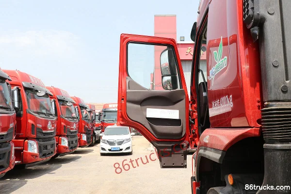 Dongfeng H5 11L LNG 400hp 6X4(10 wheels) Fast Gear 12-Speed Tractor Truck Cab (1) | 86Trucks