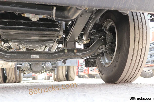 Dongfeng H5 11L LNG 400hp 6X4(10 wheels) Fast Gear 12-Speed Tractor Truck Chassis (3) | 86Trucks