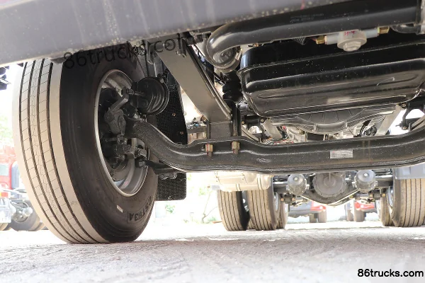 Dongfeng H5 11L LNG 400hp 6X4(10 wheels) Fast Gear 12-Speed Tractor Truck Chassis (2) | 86Trucks