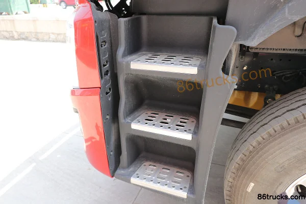 Dongfeng H7 12.5L LNG 480hp 6X4(10 wheels) Fast Gear 12-Speed Hazardous Materials Tractor Truck Cab (3) | 86Trucks