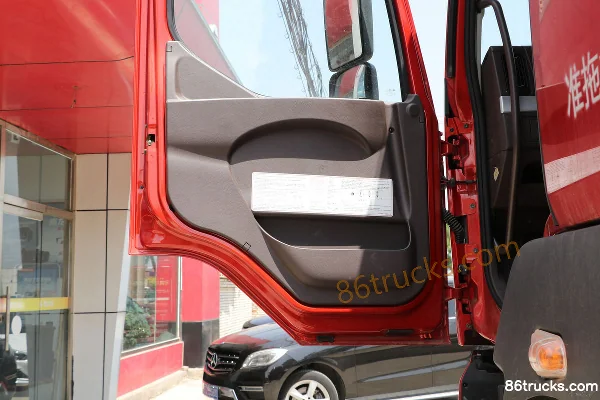 Dongfeng H7 12.5L LNG 480hp 6X4(10 wheels) Fast Gear 12-Speed Hazardous Materials Tractor Truck Cab (2) | 86Trucks