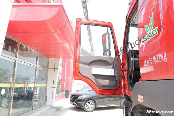 Dongfeng H7 12.5L LNG 480hp 6X4(10 wheels) Fast Gear 12-Speed Hazardous Materials Tractor Truck Cab (1) | 86Trucks