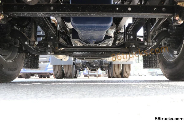 Foton AumanGTL Série 6 Camion lourd Version de base 460 ch 6X4(10 roues) Tracteur routier LNG (China VI) Châssis (1) | 86Trucks