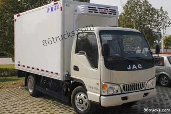 JAC Kangling J3 88 hp 4X2(6 wheels) 3.7m refrigerated truck Exterior