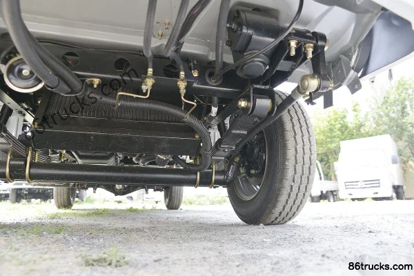 Kama Ruiling 1.3L 91hp 4X2(6 wheels) gasoline 2.85m single-row stake micro truck (China VI) Chassis (3) | 86Trucks