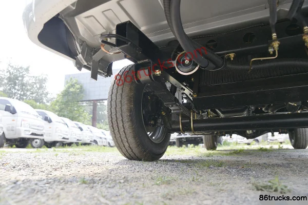 Kama Ruiling 1.3L 91hp 4X2(6 wheels) gasoline 2.85m single-row stake micro truck (China VI) Chassis (2) | 86Trucks