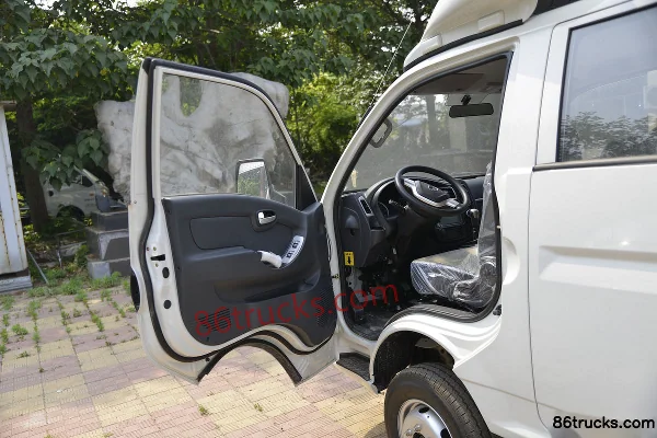 Kama Ruihang X1 1.6L 122hp 4X2(6 wheels) Gasoline 2.87m Double Row Wing Opening Box Mini Truck Cab (1) | 86Trucks