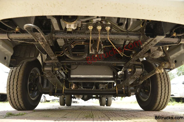 Kama Ruihang X1 1.6L 122hp 4X2(6 wheels) Gasoline 2.87m Double Row Wing Opening Box Mini Truck Chassis (1) | 86Trucks