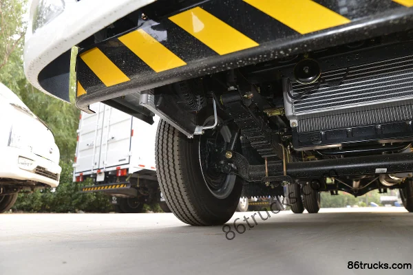 Kama K6 Fulai Card 102 hp 4X2(6 wheels) 4.04m Single Row Flatbed Light Truck Chassis (2) | 86Trucks