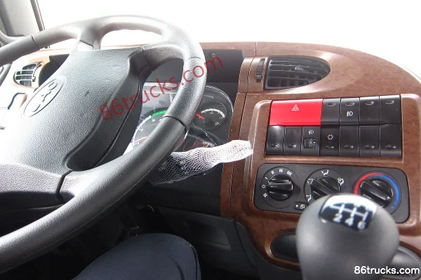 JAC Gallop K3 series heavy truck 180 hp 4X2(6 wheels) cargo truck Cab (1) | 86Trucks
