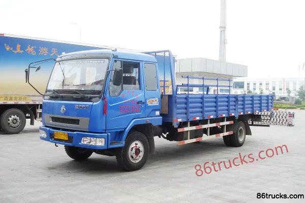 Dongfeng Liuqi Chenglong 140 hp 4X2(6 wheels) Trainer Truck (LZ1211LAP Chassis) Exterior (2) | 86Trucks
