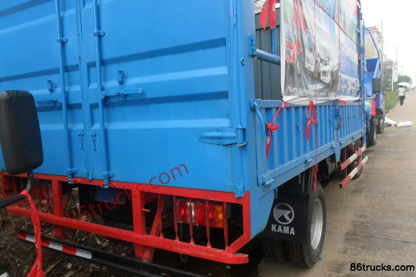 Kama Haoyunlai 106 ch 4X2(6 roues) camion léger 4,2 m à ridelles et semi-plateau Châssis (3) | 86Trucks