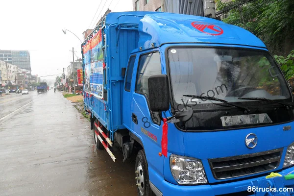 Kama Haoyunlai 106 ch 4X2(6 roues) camion léger 4,2 m à ridelles et semi-plateau Extérieur