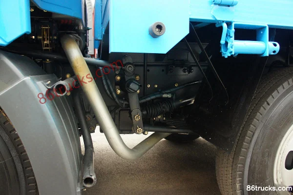 FAW Jiefang J6L camion porteur 220 ch 6X2(8 roues) plateau 7,2 m (China VI) Châssis (3) | 86Trucks