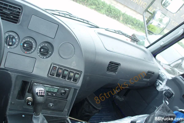 Dongfeng série 153 260 ch 6X4(10 roues) camion plateau (marque Jiangte) Cabine (2) | 86Trucks