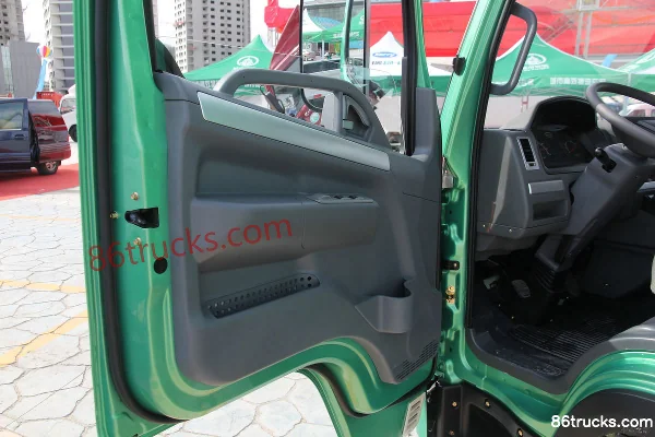 Karry Green Card S 129hp 4X2(6 wheels) 4.15m Single Row Van Light Truck (Wide Body) Cab (1) | 86Trucks