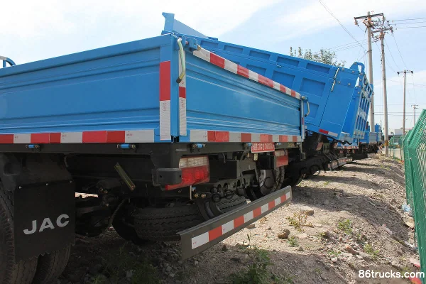 JAC Shuailing 109 ch 4X2(6 roues) Camion léger plateau 4,2 m à cabine simple (version standard) Carrosserie (2) | 86Trucks