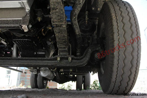 JAC Shuailing 109 ch 4X2(6 roues) Camion léger plateau 4,2 m à cabine simple (version standard) Châssis (3) | 86Trucks