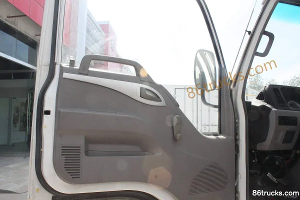 JAC Shuailing K340 152 hp 4X2(6 wheels) 4.12m single-row box van truck Cab (1) | 86Trucks