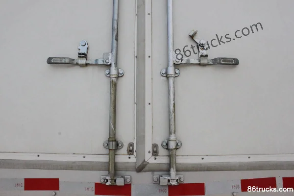 JAC Shuailing K340 152 hp 4X2(6 wheels) 4.12m single-row box van truck Body (1) | 86Trucks