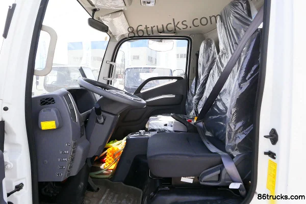 Foton Auman Zhilan 6.5T 4X2(6 wheels) Electric Multi-function Dust Suppression Truck (Beizhongdian Brand) Cab (2) | 86Trucks