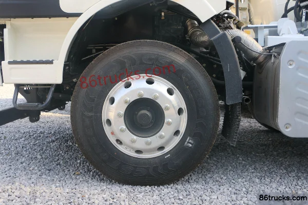 FAW Jiefang J6L 320 ch 8X4(12 roues) 7,96 m³ camion malaxeur (Hongchang Tianma) Châssis (3) | 86Trucks