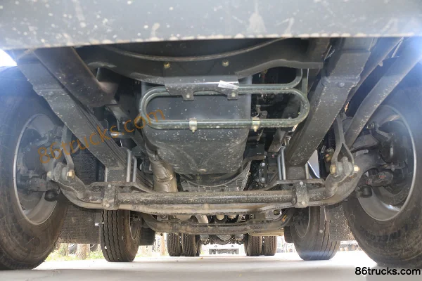 Sinotruk HOWO T7H camion lourd 440 ch 8X4(12 roues) 9,33 m camion frigorifique (marque Hongchang Tianma) Châssis (1) | 86Trucks
