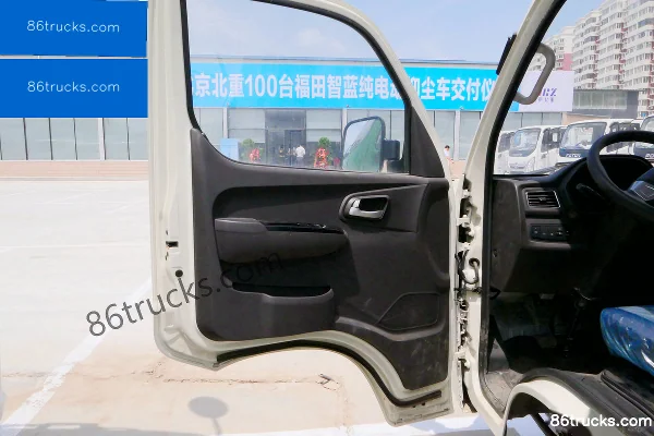 Foton Xiangling M 116 hp 4X2(6 wheels) Vacuum Truck (Beizhongdian Brand) Cab (1) | 86Trucks