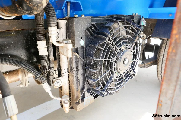 Foton Xiangling M 116 hp 4X2(6 wheels) Vacuum Truck (Beizhongdian Brand) Chassis (3) | 86Trucks