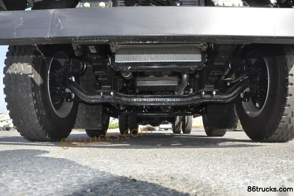 Dongfeng D912 220hp 6X2(8 wheels) 7.2m dump truck Chassis (1) | 86Trucks