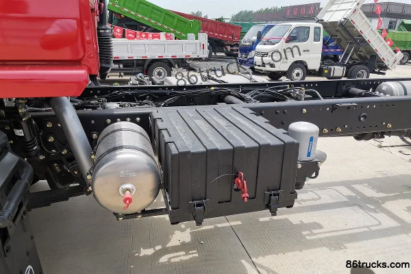 SHACMAN Delong L3000 Flagship Edition 220hp 4X2(6 wheels) 6.75m Van Cargo Truck Chassis (2) | 86Trucks