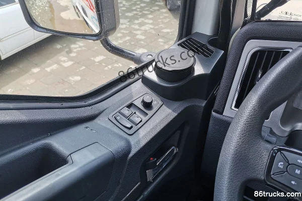 SHACMAN Delong L3000 Flagship Edition 245 ch 4X2(6 roues) Camion frigorifique 8,6 m Cabine (2) | 86Trucks