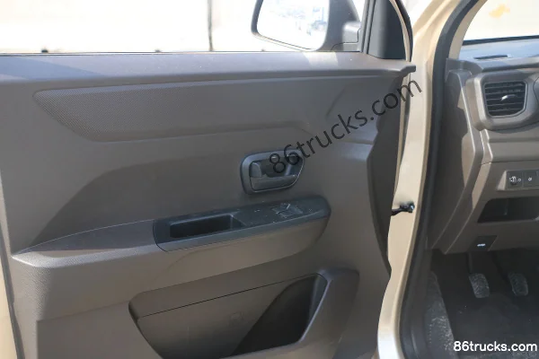 Wuling Hongguang V 2019 Jinqu 99 ch essence 1.5L camion fourgon (China VI) Cabine (2) | 86Trucks