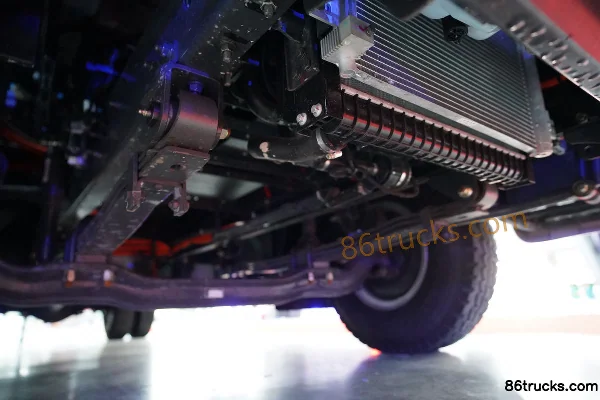 Dongfeng Liuqi Chenglong L3 9.4T 4X2(6 wheels) single-row hydrogen fuel cell electric van cargo truck Chassis (1) | 86Trucks