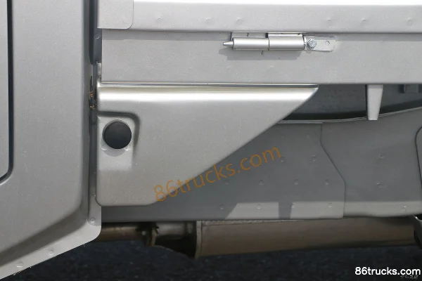 Wuling Rongguang New Card 1.8L 125 hp 4X2(6 wheels) Gasoline 2.45m Double Row Flatbed Micro Truck (China VI) Body (2) | 86Trucks