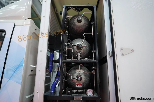 Dongfeng Liuqi Chenglong L3 9.4T 4X2(6 wheels) single-row hydrogen fuel cell electric van cargo truck Body (3) | 86Trucks