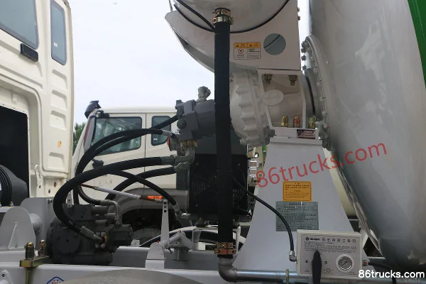 Sinotruk HOWO TX6 340 hp 8X4(12 wheels) 7.98 m³ Concrete Mixer Truck (Hongchang Tianma) Body (3) | 86Trucks